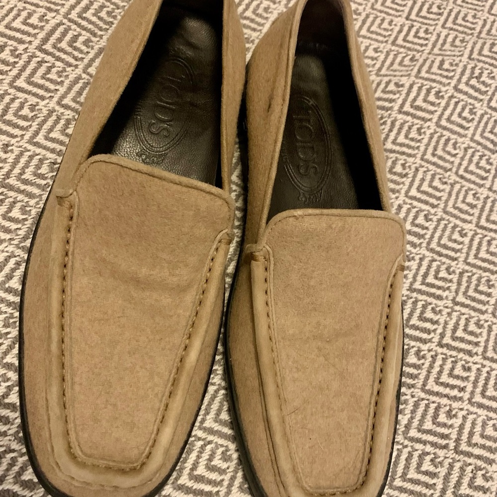 Women’s Tods felt size 8 beautiful loafers - Picture 2 of 9